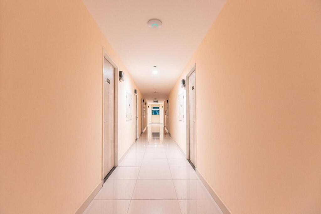 Azalea Suites Cikarang By Jayakarta Group מראה חיצוני תמונה