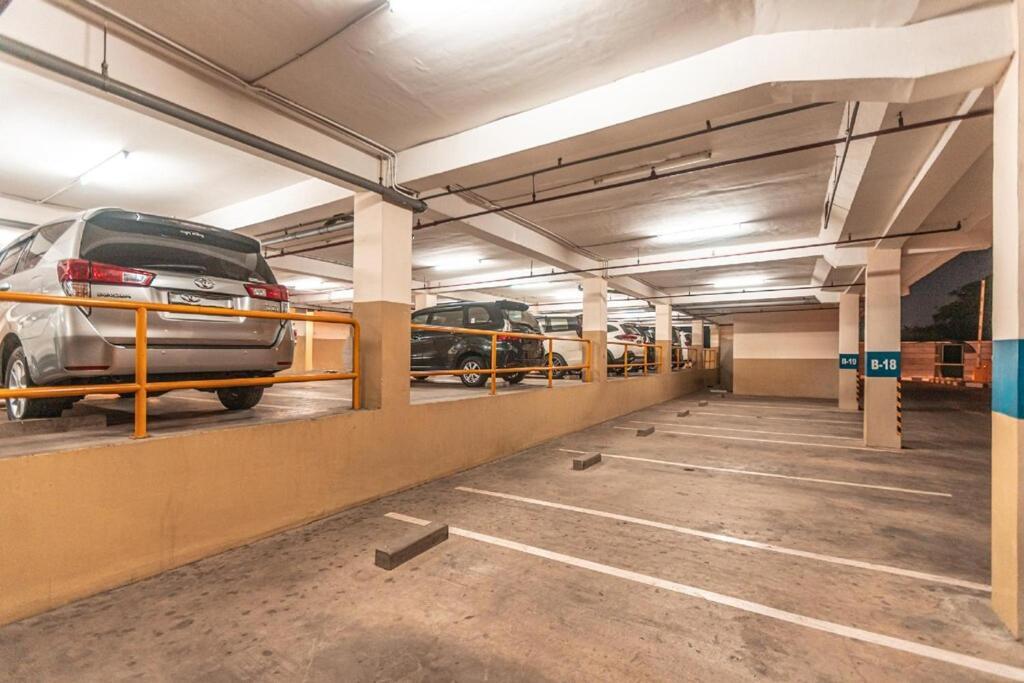 Azalea Suites Cikarang By Jayakarta Group מראה חיצוני תמונה